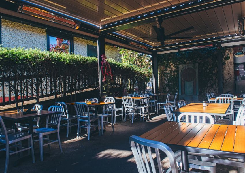 Corner Kitchen
